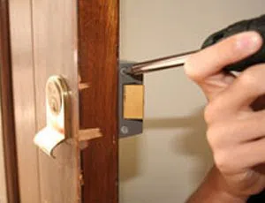 Locksmith Store Maywood, IL 708-290-9029 - change-locks-service